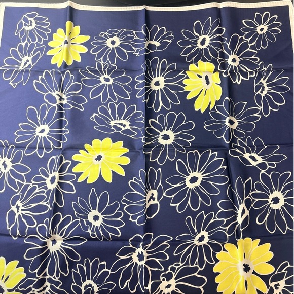 Liz Claiborne Navy Blue Yellow White Daisy Floral 100% Silk Square Scarf 26x26 - Picture 2 of 5